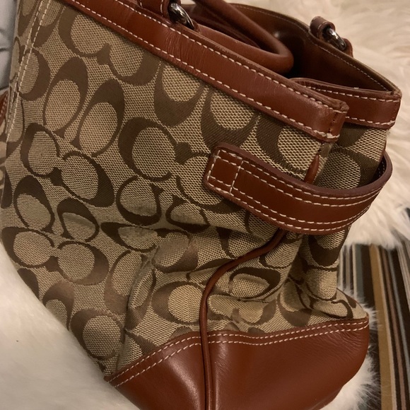 SOLD SOLD Authentic Coach Handbag - Picture 2 of 9